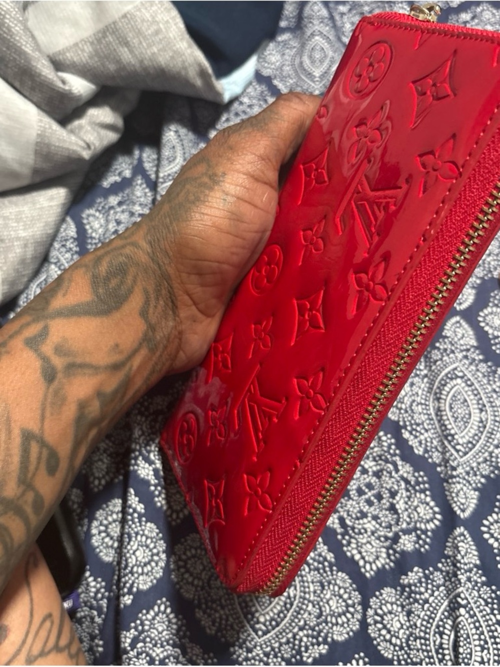 Louis Vuitton Red Vernis Monogram Zip Wallet - Picture 5 of 5